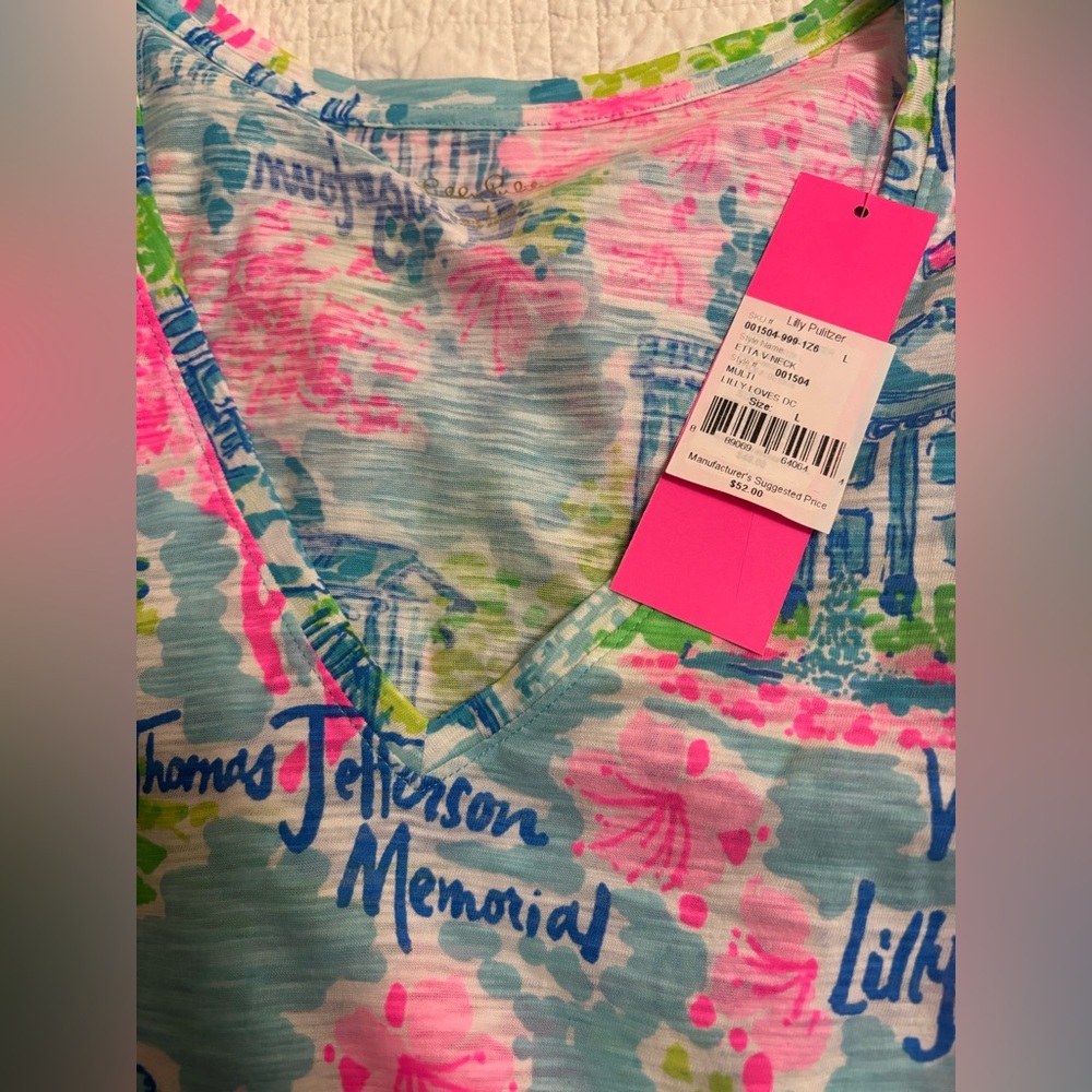Lilly Pulitzer NWT $20 Etta v-neck size L “Lilly lives D.C.”